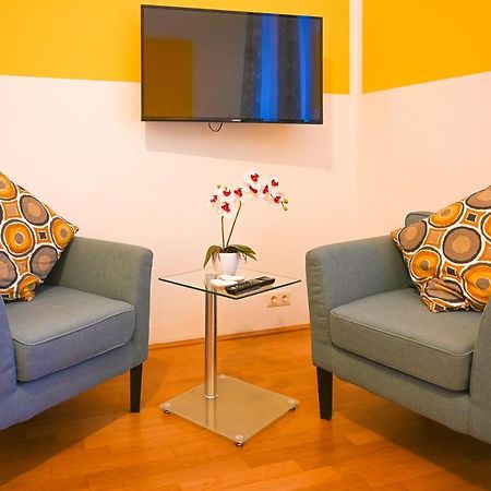 Backpacker Apartment Hofburg Відень Екстер'єр фото